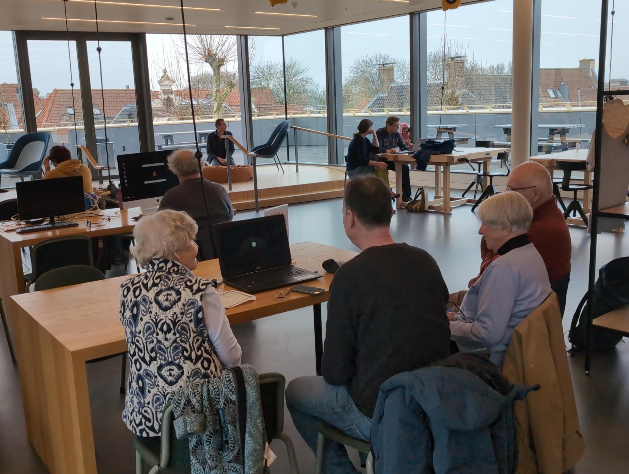 Linux Café Deventer, elke maand op de 2e verdieping in de Centrum Bibliotheek, toegang gratis